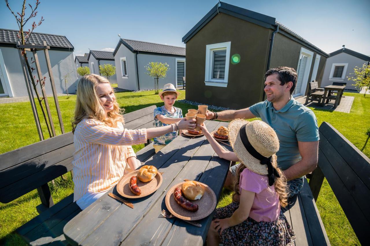 Scandi Village Zator Kültér fotó