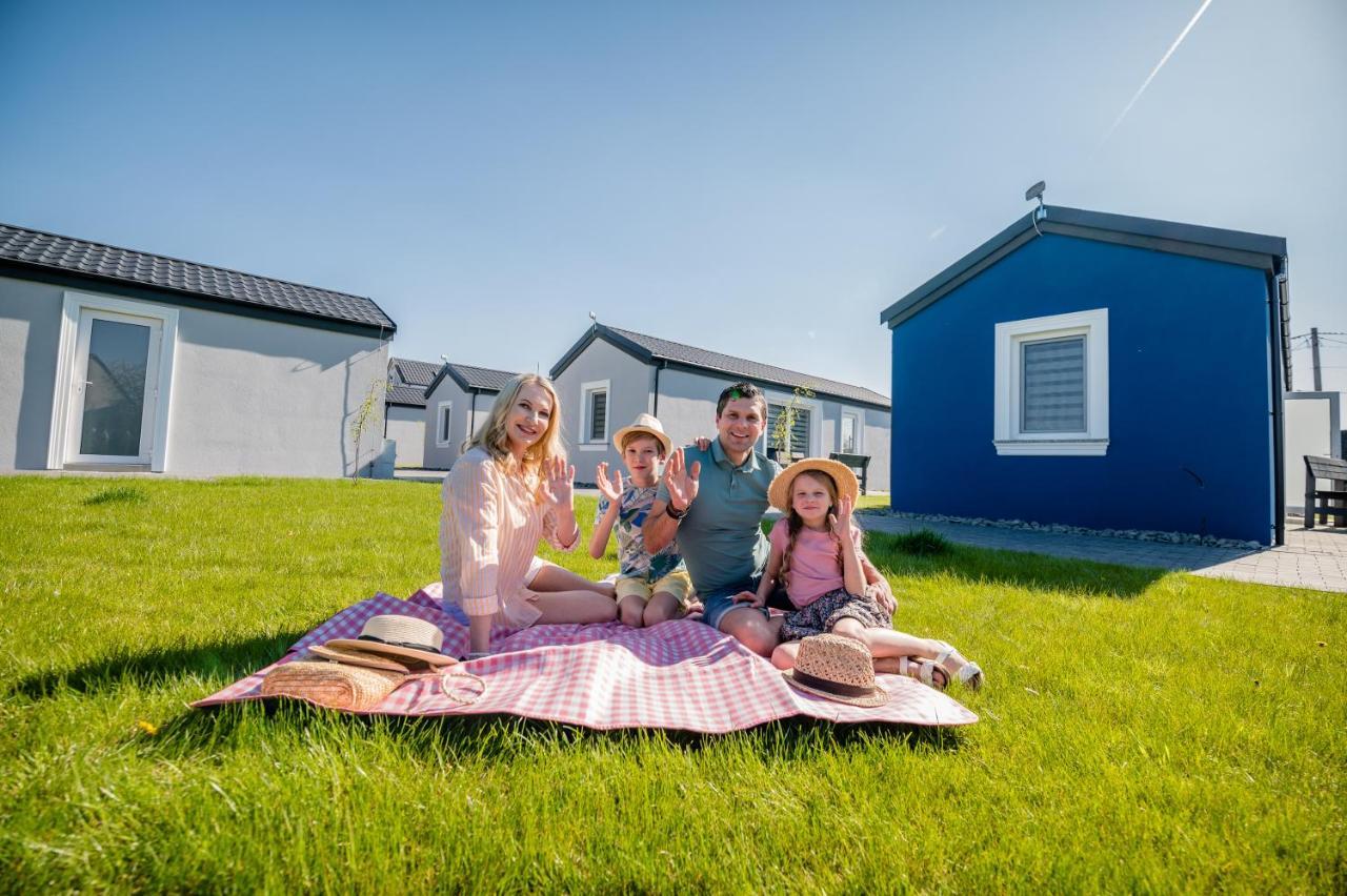 Scandi Village Zator Kültér fotó