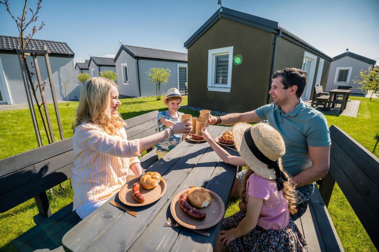Scandi Village Zator Kültér fotó
